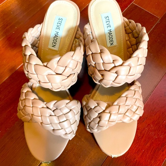 Steve Madden sandals - Picture 1 of 2